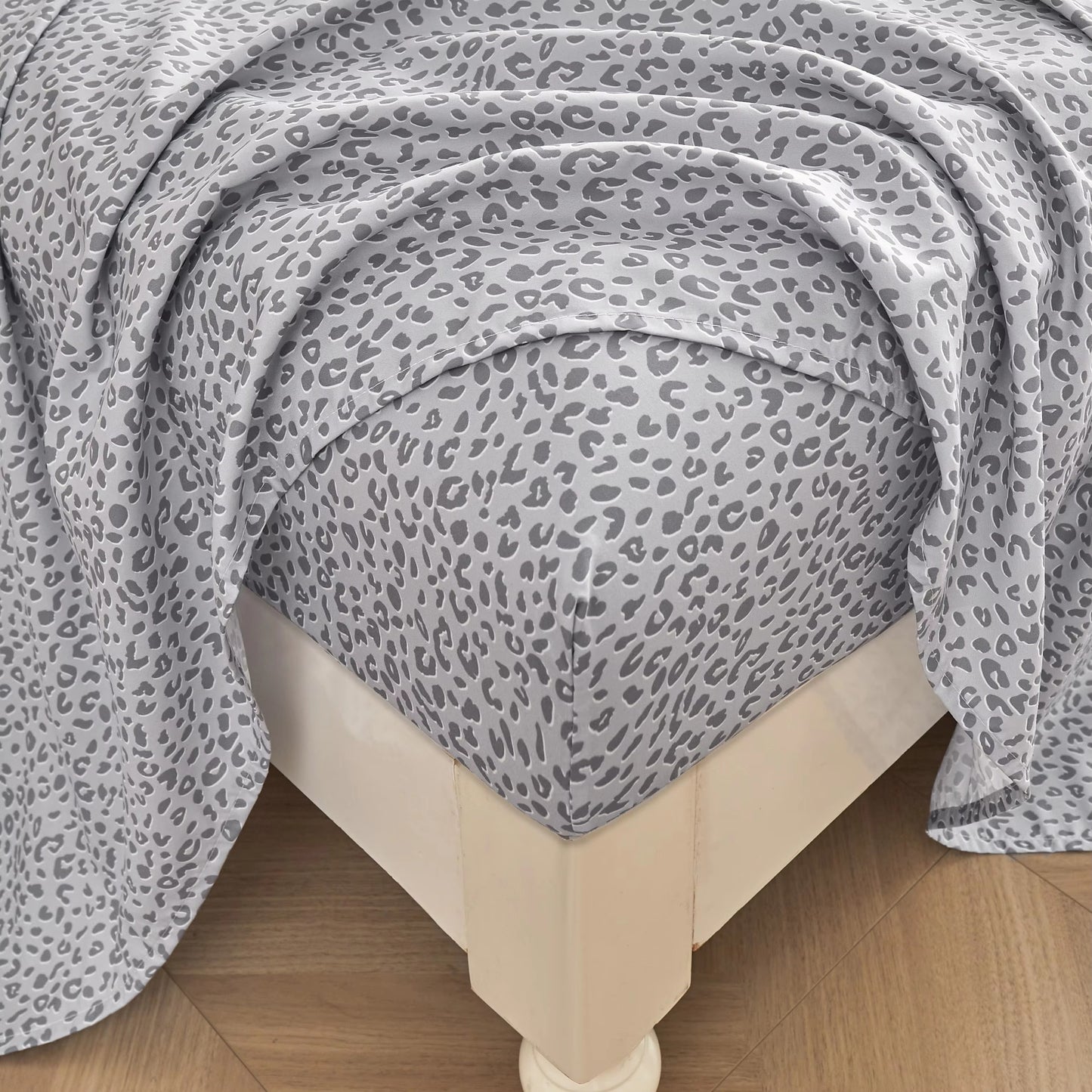 Luxury 3 Piece Leopard Printed Sheet Set