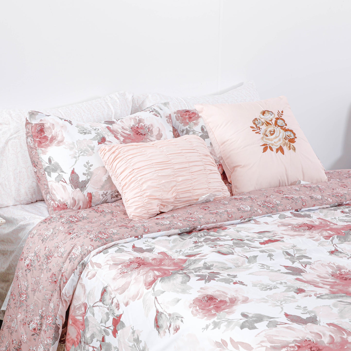 Luxury Six-piece Embroidered Comforter Sets