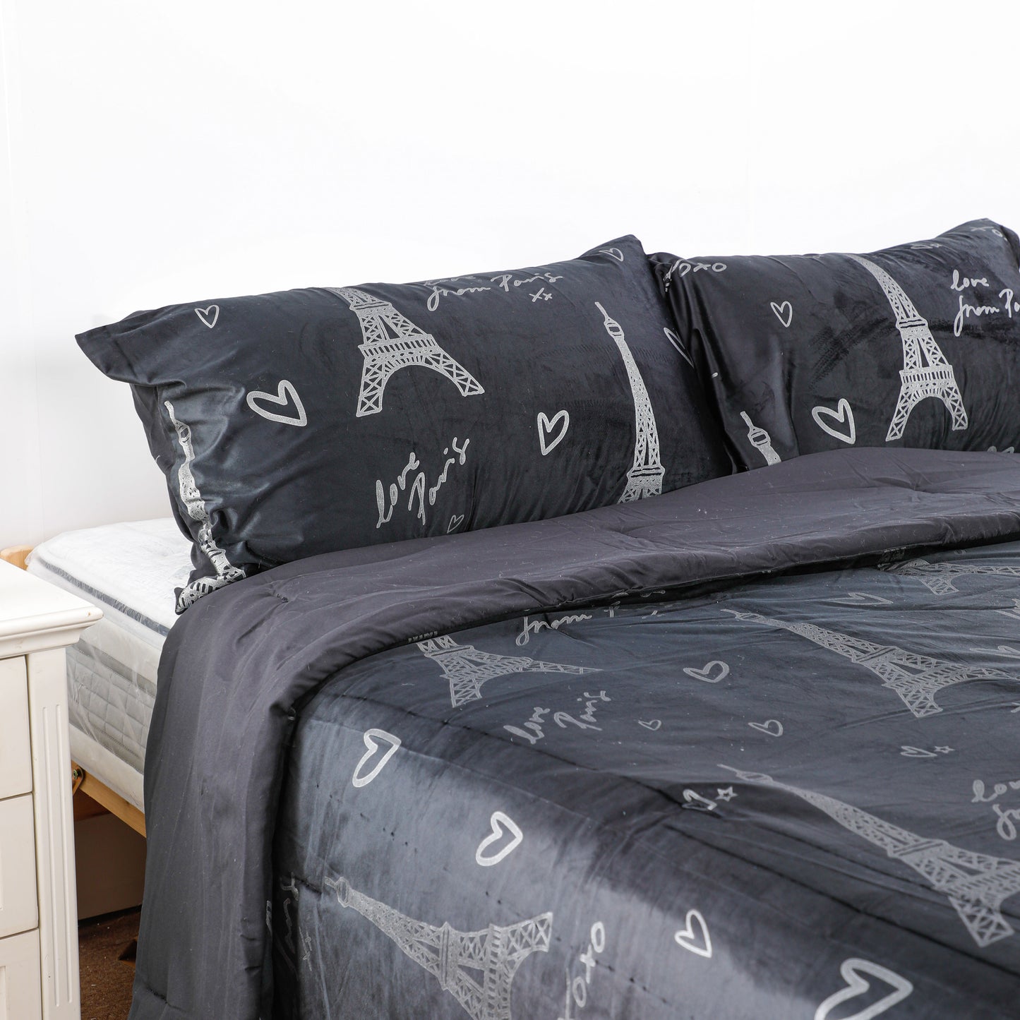 Black Eiffel Tower Print Comforter Sets